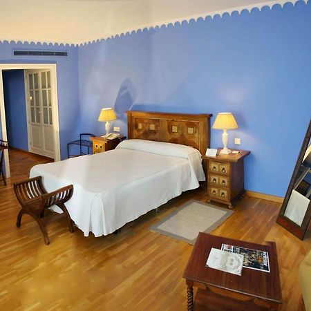 Hotel Alcazar De La Reina Carmona  Zewnętrze zdjęcie