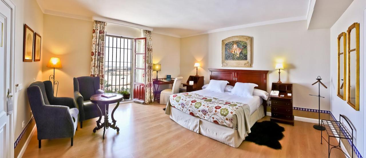 Hotel Alcazar De La Reina Carmona  Zewnętrze zdjęcie