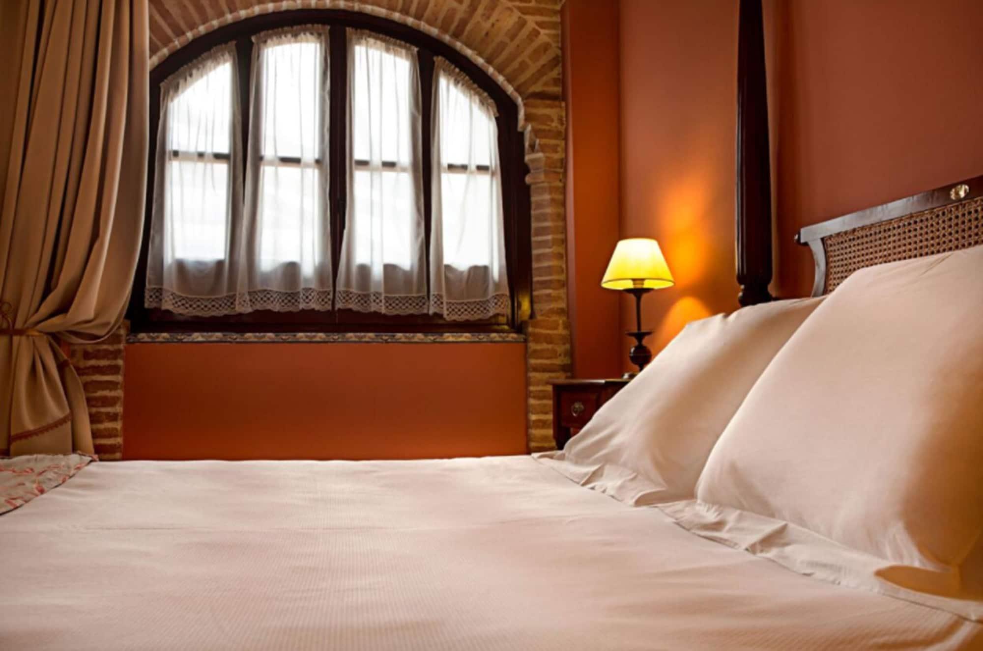 Hotel Alcazar De La Reina Carmona  Zewnętrze zdjęcie