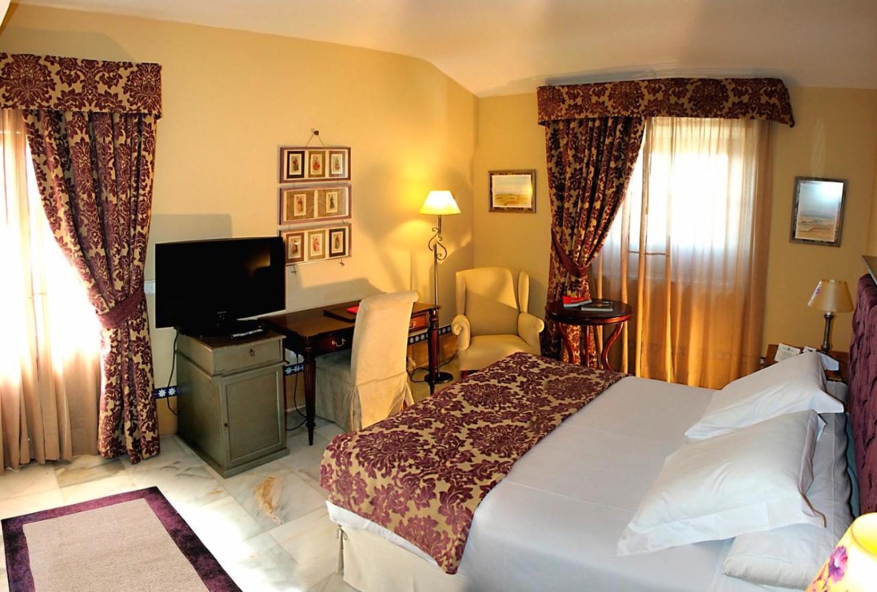 Hotel Alcazar De La Reina Carmona  Zewnętrze zdjęcie