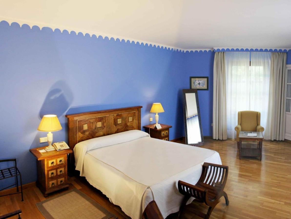Hotel Alcazar De La Reina Carmona  Zewnętrze zdjęcie