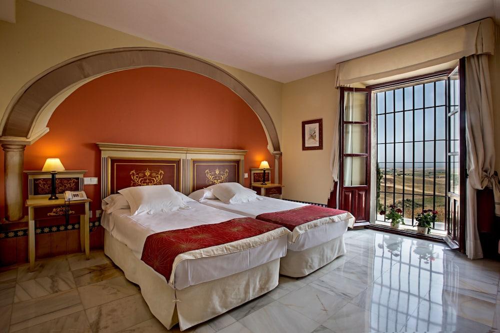 Hotel Alcazar De La Reina Carmona  Zewnętrze zdjęcie